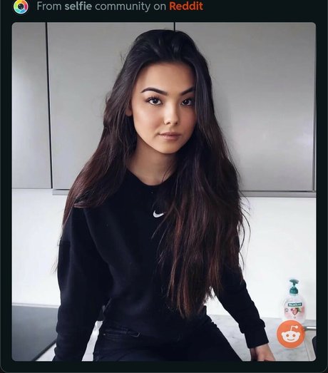 MichelleR exclusive model photo