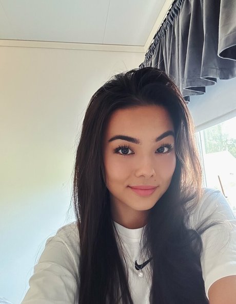 MichelleR pornstar beautiful photo