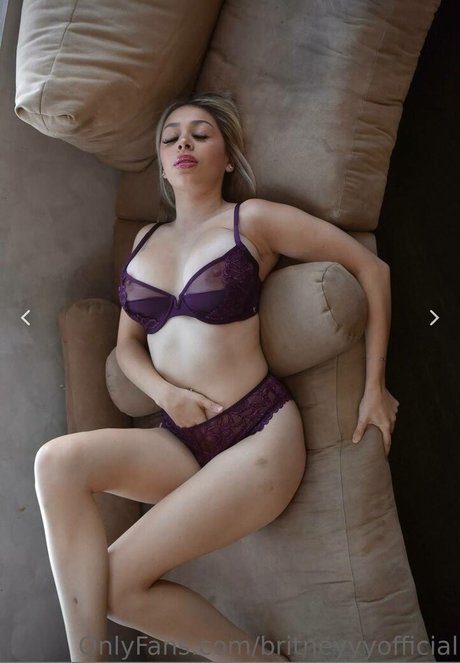 britneyyyofficial modelo libre fotos