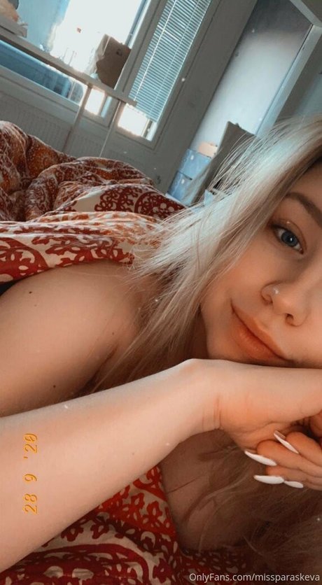 missparaskeva estrella perfecta galerías