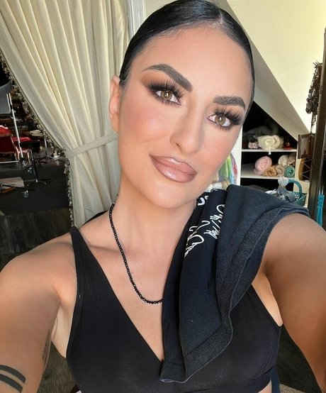Sonya Deville estrella superior foto