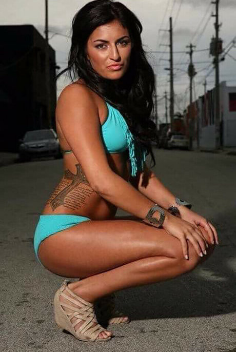 Sonya Deville pretty pornstar img