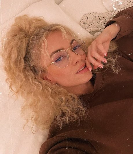 Mimi Lintrup exclusive model archive