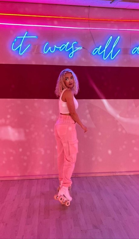 Mimi Lintrup actriz atractiva recopilación