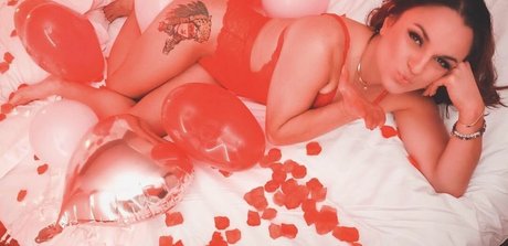 Thunder Rosa adult actress pictures