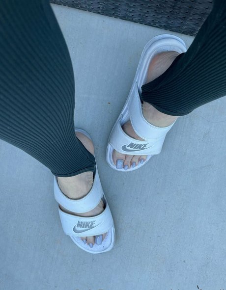 goddessfendi estrella bonita foto