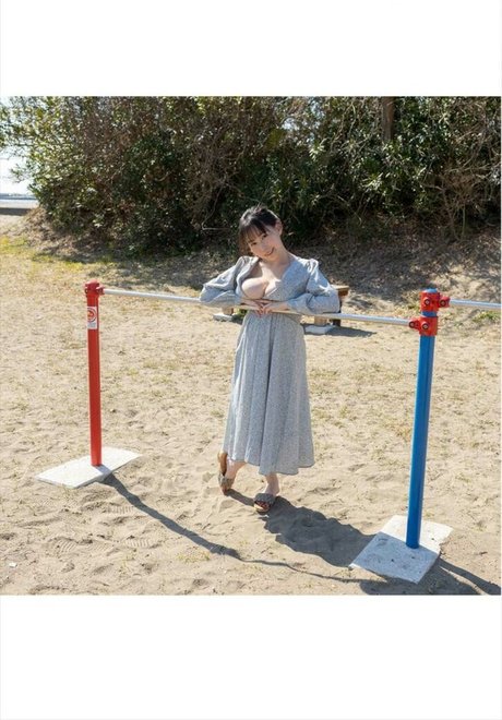 Yuria Yoshine modelo sexy foto