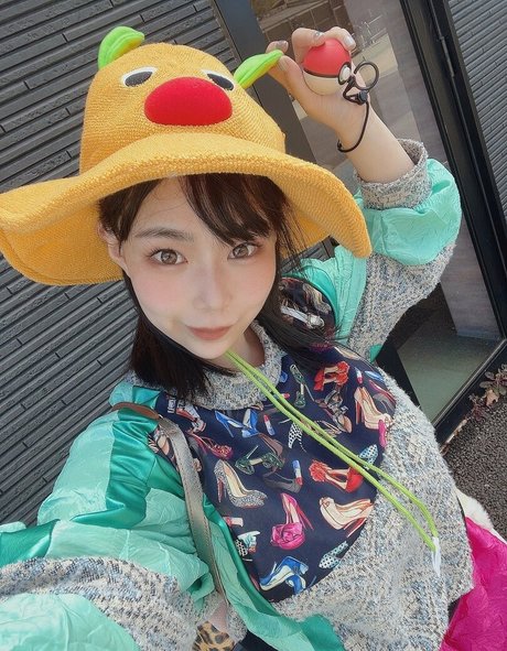 Yuria Yoshine star du porno chaude images