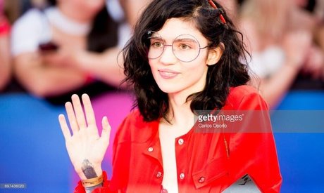 Grimes model high quality pics