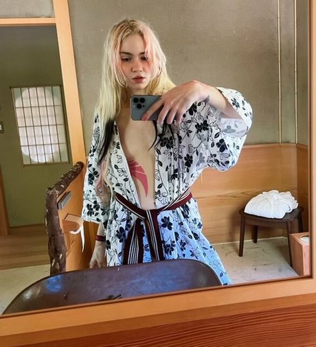Grimes adult star images