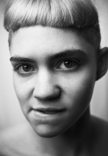 Grimes sexy model img