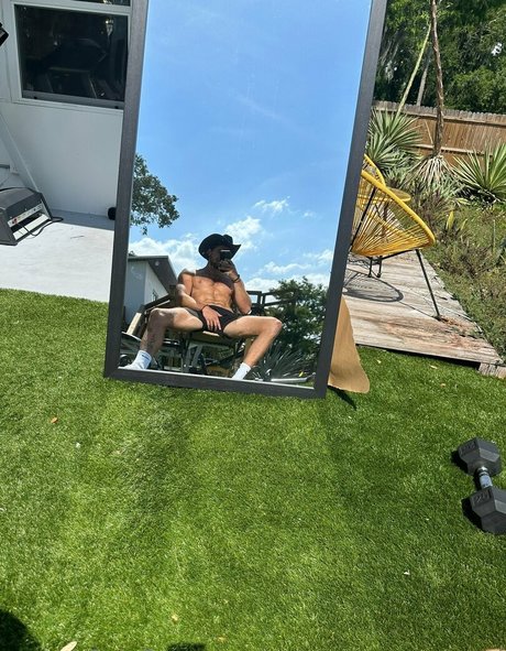 tooturntuncensored model porn pics
