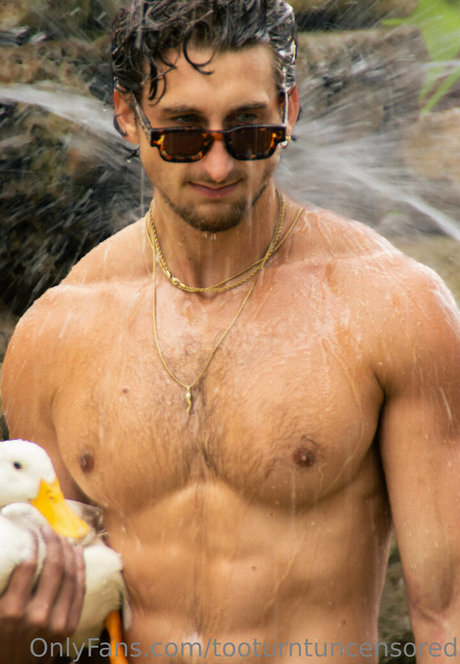 tooturntuncensored haut modèle photo