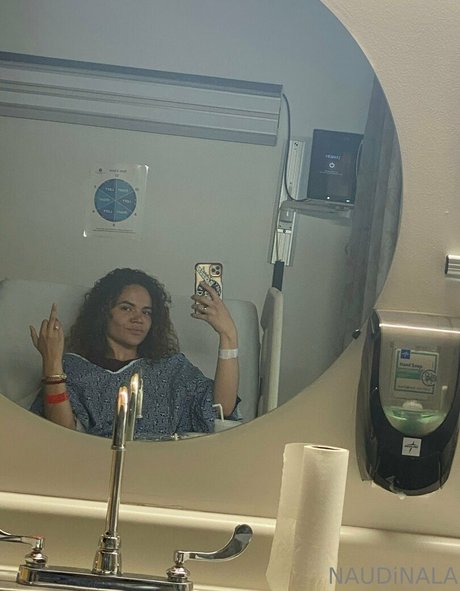 naudinala actriz atractiva fotos