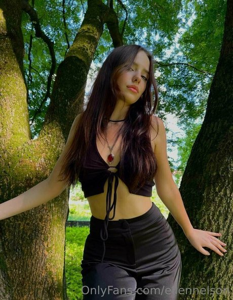 ellennelson modelo libre imágenes