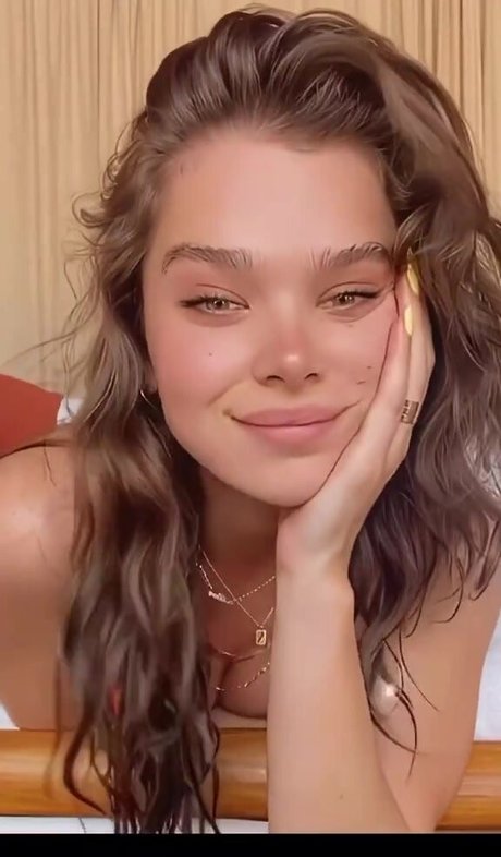 Hailee Steinfeld estrella galerías