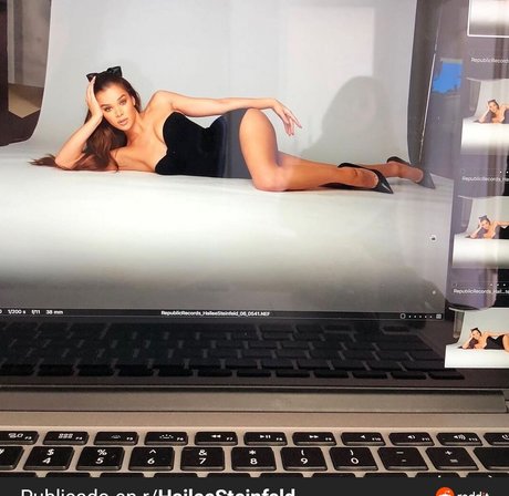 Hailee Steinfeld estrella libre galerías