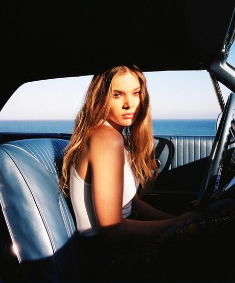 Hailee Steinfeld star du porno chaude photos