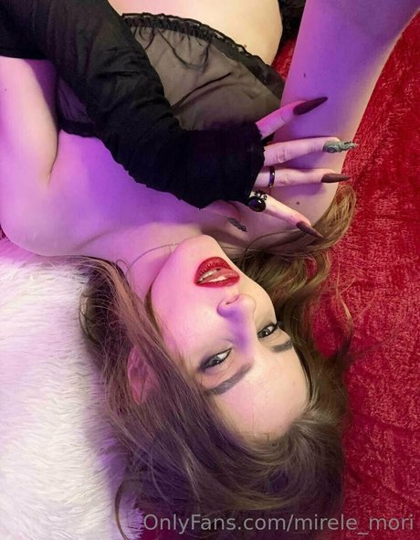 mirele mori estrella atractiva imágenes