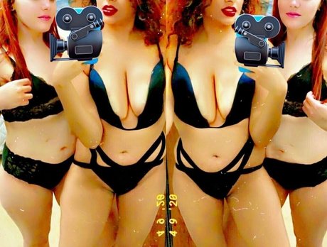 nixxiaurora porn model img