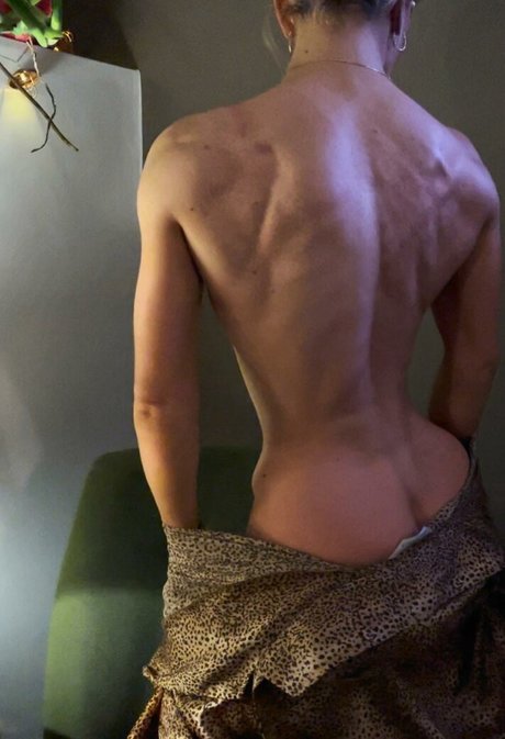 Kitty Lo modèle pornographique archive