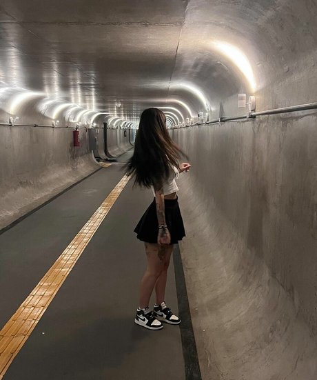 Leticia Caputi estrella atractiva imágenes