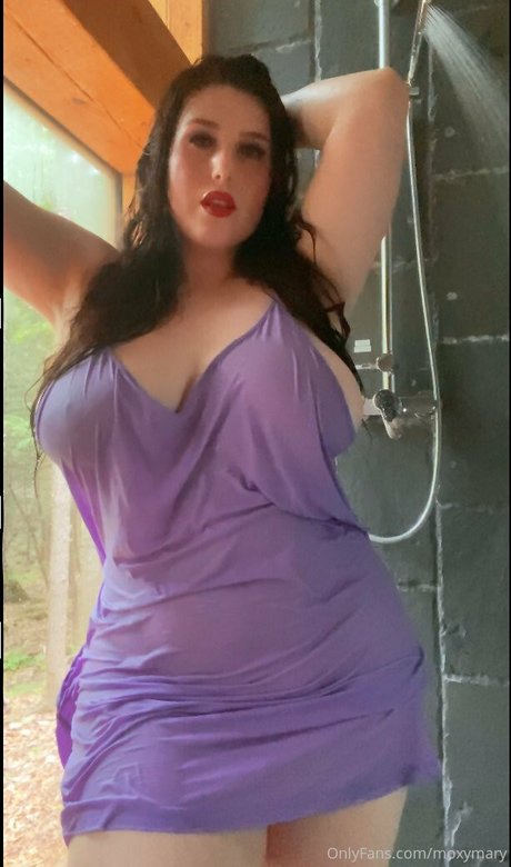 Moxy Mary actriz atractiva galería