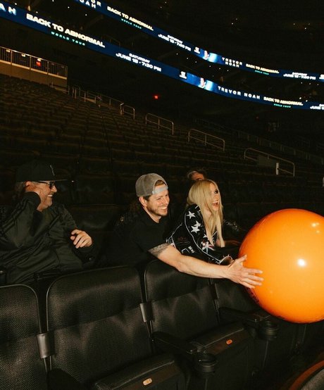 Avril Lavigne star du porno photo