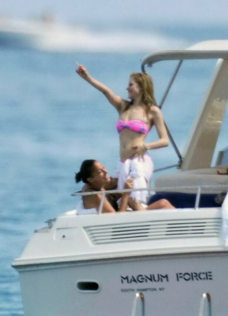 Avril Lavigne actrice de sexe images