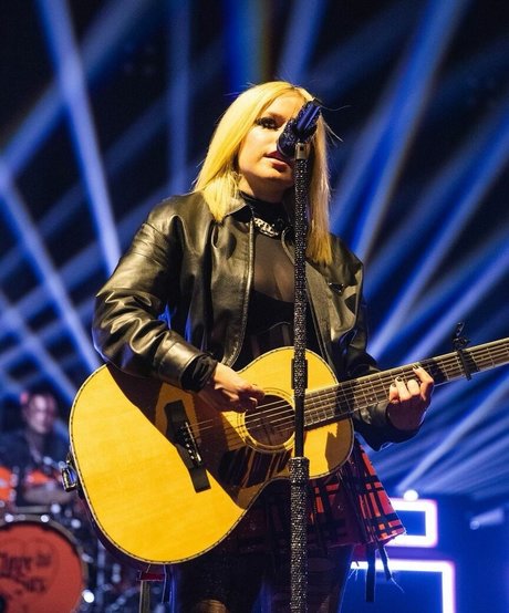 Avril Lavigne art étoile des photos