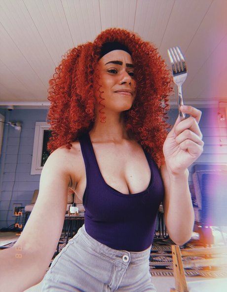 BlackKrystel art de star du porno archive