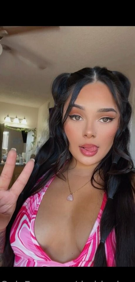 kendallknightt thumbnail