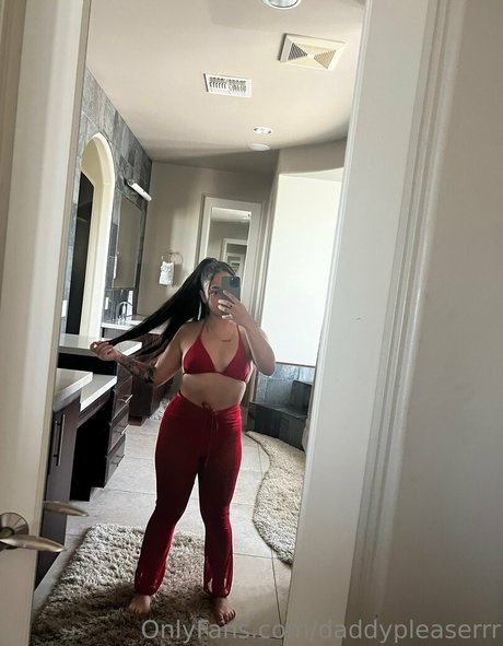 kendallknightt modelo desnudo foto