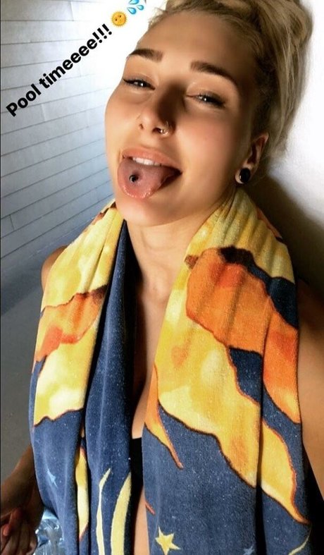 Rhea Ripley actrice nue archive