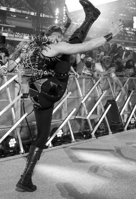 Rhea Ripley estrella imágenes