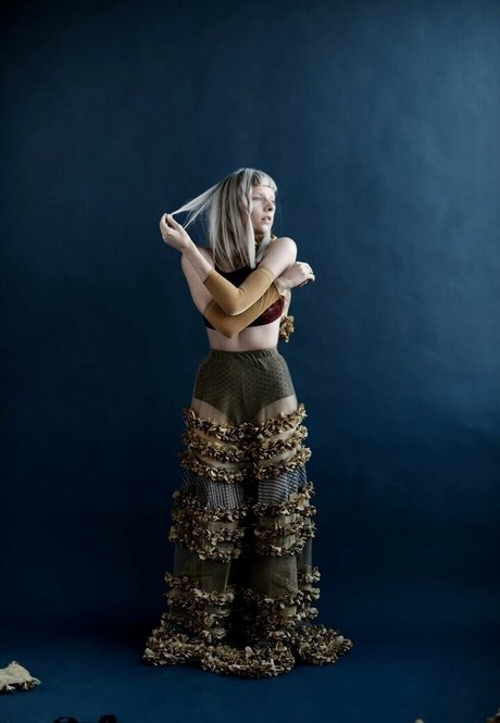 Aurora Aksnes modèle de sexe galerie