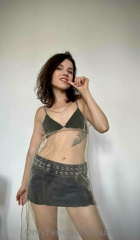 multicutie modèle nu archive