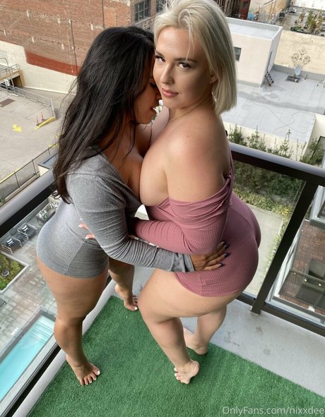 Nixxdee model naked archive