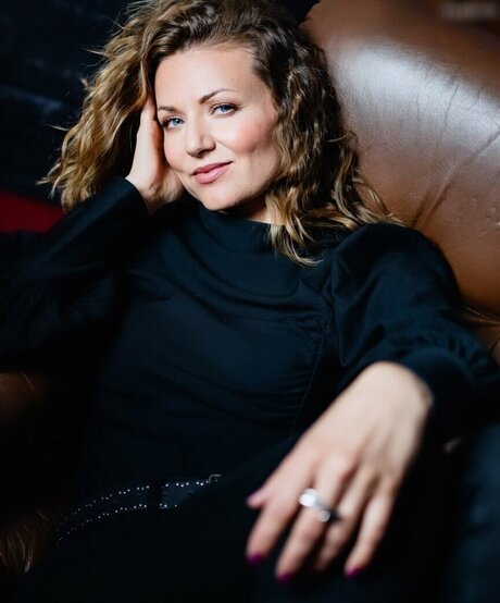 Ella Endlich actriz porno foto