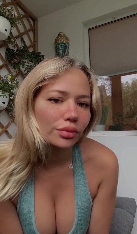 Greatmoongirl actrice xxx galeries