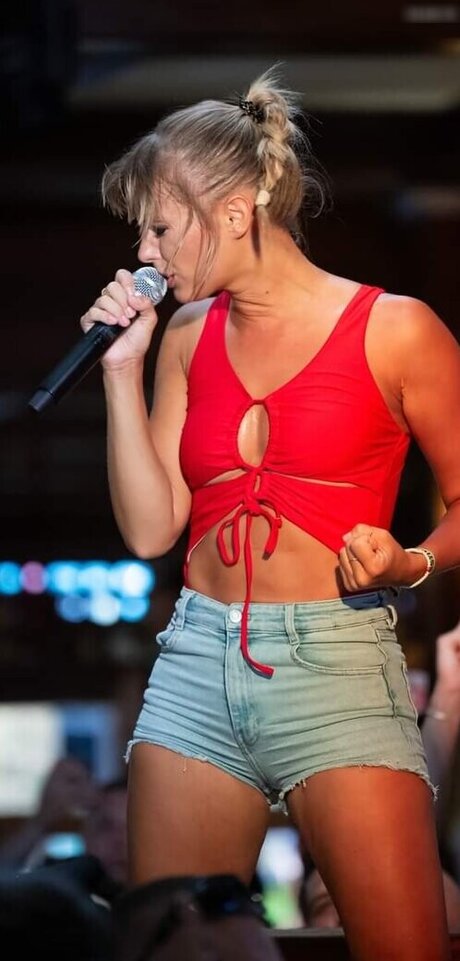 Carolina Peukmann star du porno de haute qualité photo