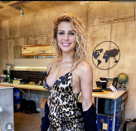 Carolina Peukmann estrella perfecta recopilación