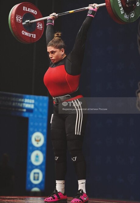 Nastya Blinova estrella porno hermosa galería