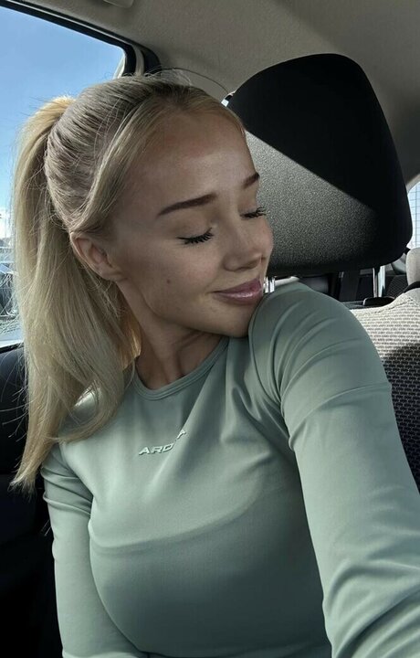 Brynhildurgunnlaugs actrice pornographique image