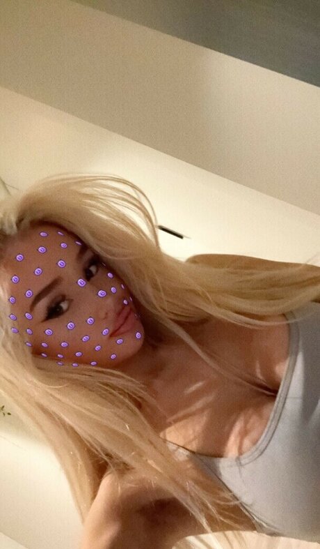 Brynhildurgunnlaugs actrice érotique photos