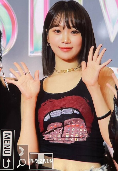 Kim Chaewon star exclusive photos