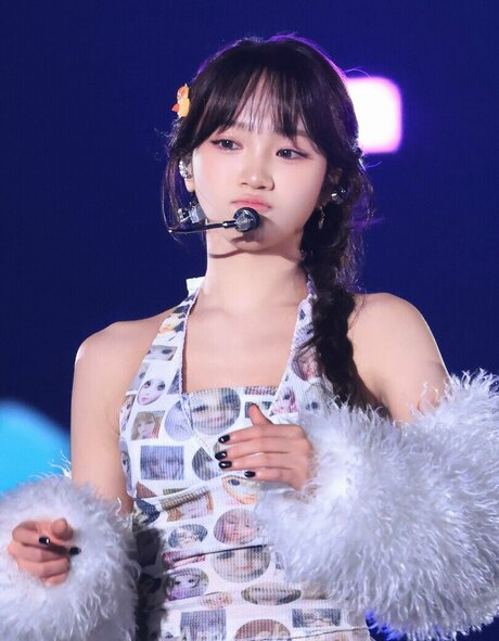 Kim Chaewon modelo exclusivo galerías