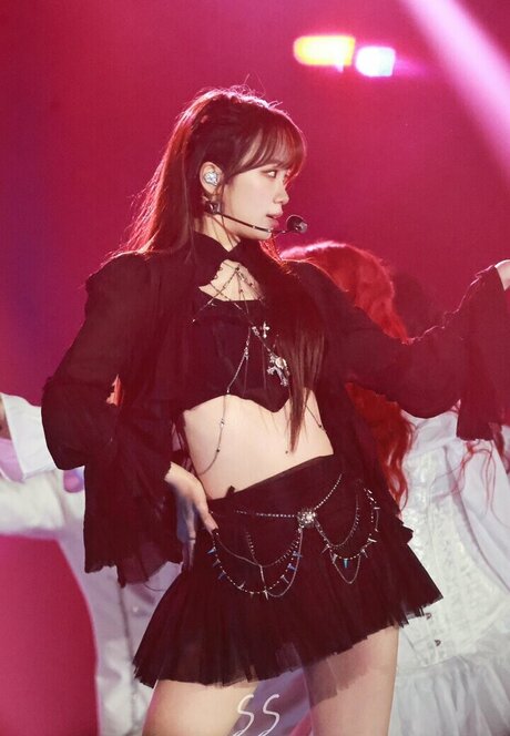 Kim Chaewon actriz de desnudos galerías