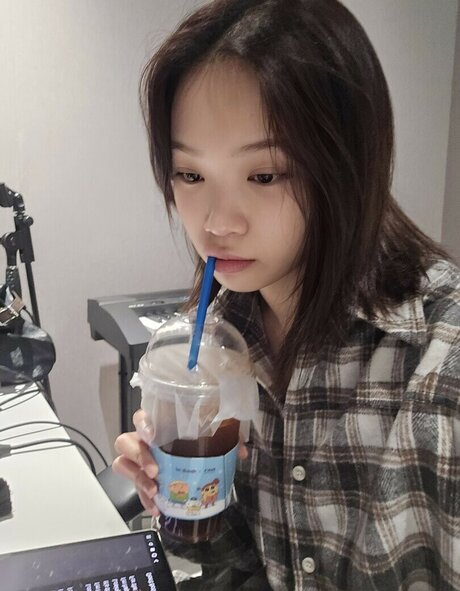 Kim Chaewon estrella del sexo imagen