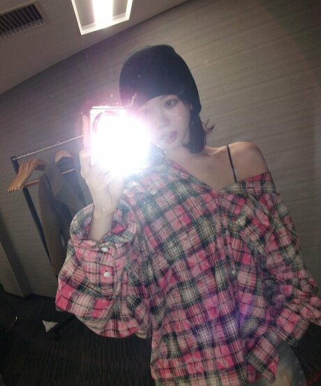 Kim Chaewon modèle pornographique img